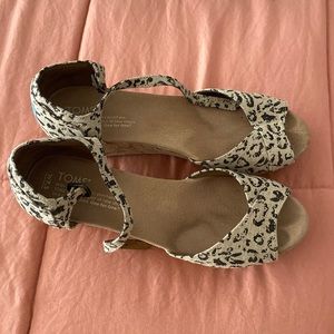 Toms leopard wedge